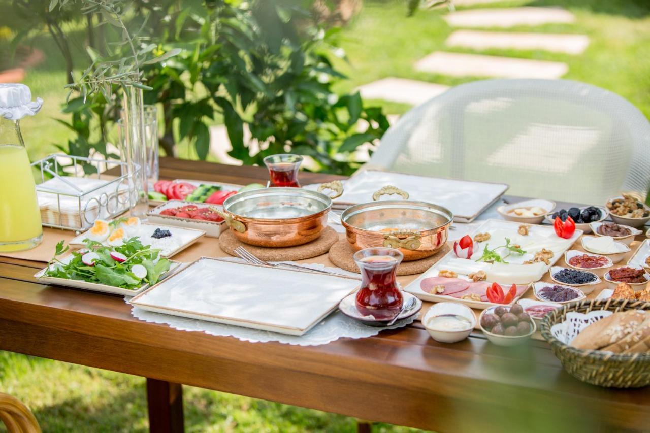 Cunda Oezerbey Konagi (Adults Only) Hotel Ayvalik Bagian luar foto